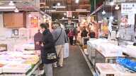 料理人らプロひしめく中で品定め「年末の買い出しお得術」　民間場外市場の“半値市”に集う買い物上手たち【愛知発】