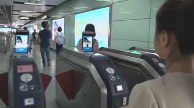 スマホ不要! 改札も買い物も「顔パス」で…顔認証が急拡大する中国 “超監視社会”への懸念は