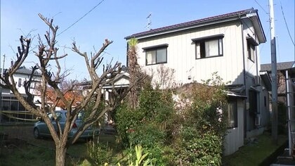 未明の住宅街で火災  住人の男性2人を救助も一酸化炭素中毒で1人死亡…居間から出火か　新潟・三条市