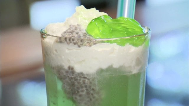 平伏沼をイメージした「平伏沼メロンソーダ」