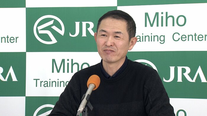 共同会見を行う木村哲也調教師