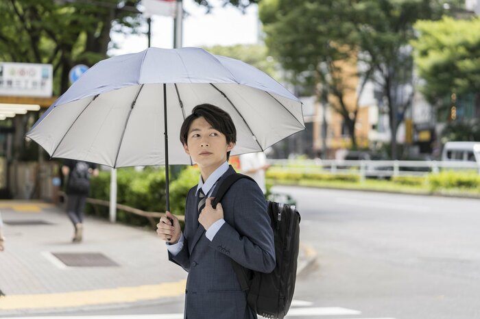 日傘男子も増えている(画像はイメージ)
