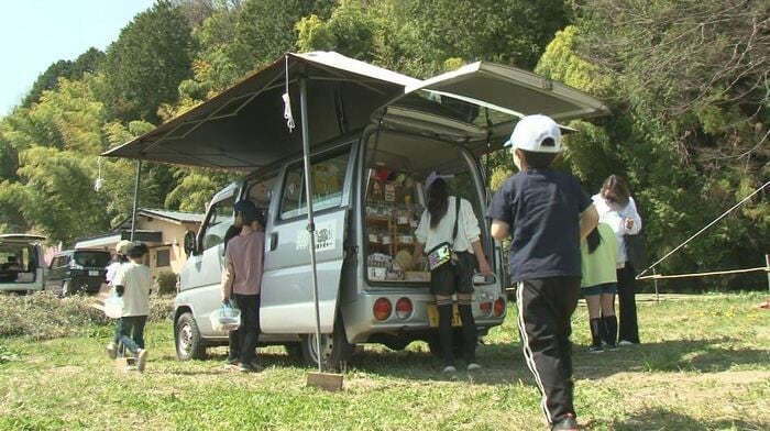 駄菓子屋カー(長野・飯田市三穂地区)