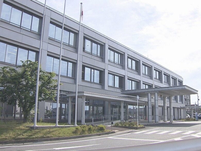 70代男性宅の庭に無断で侵入か 休職中の35歳警察官を現行犯逮捕「何で入ったのか自分でも分かりません」｜FNNプライムオンライン
