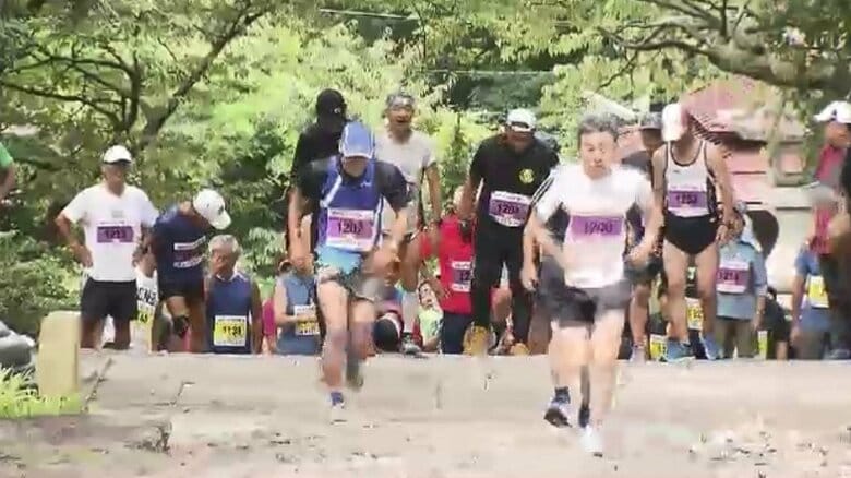 “800メートルのコースで高低差160メートル”に挑む　「英彦山参道駆け上がり大会」　200人超が参加　8月11日「山の日」　福岡・添田町｜FNNプライムオンライン