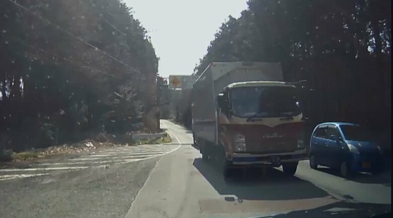 【独自】トラック2台が“連続逆走”「ぶつかると思った」恐怖の瞬間…運転手は「笑って手を上げていた」｜FNNプライムオンライン
