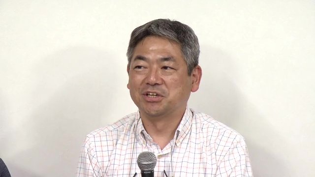記者会見をする先達山を注視する会の松谷基和さん