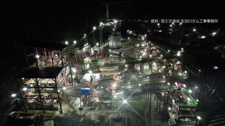 工期短縮のためダム建設は24時間体制