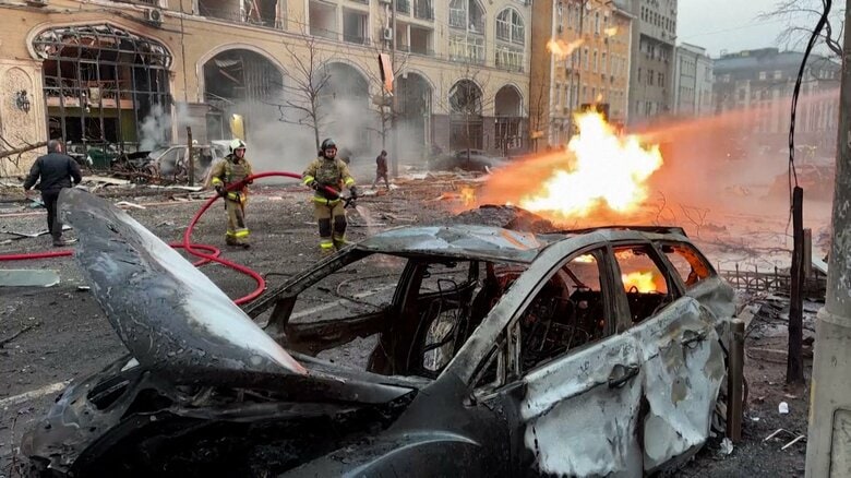 ウクライナ当局は2024年12月20日、首都キーウがロシア軍のミサイル攻撃を受け1人が死亡、12人が負傷したと発表