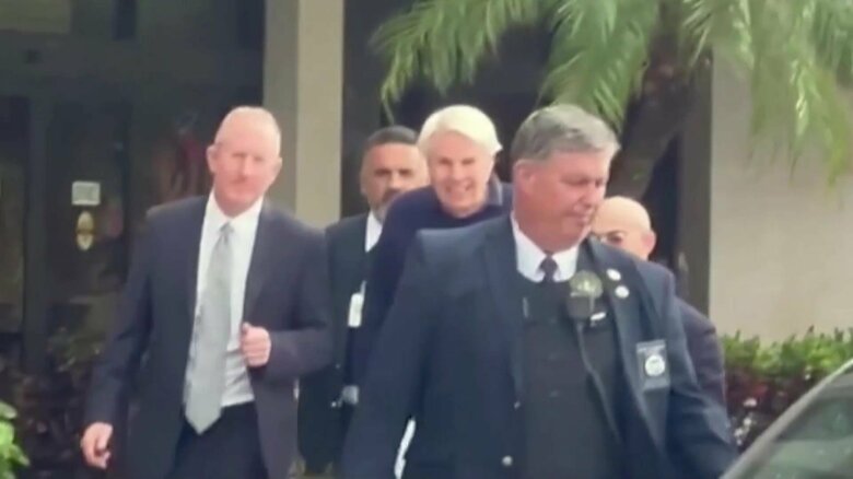 元CEOマイケル・ジェフリーズ被告