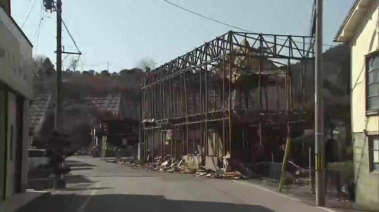 避難指示が解除され、柱だけが残っている家など被害の実態が明らかに