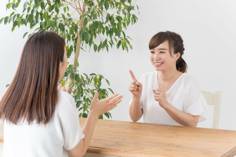 無意識な相づちも当てはまる（画像はイメージ）