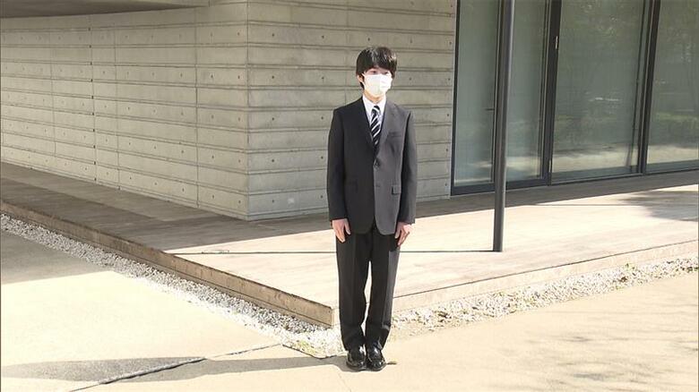 スーツ姿で筑波大附属高の入学式に臨まれた悠仁さま（今年4月)