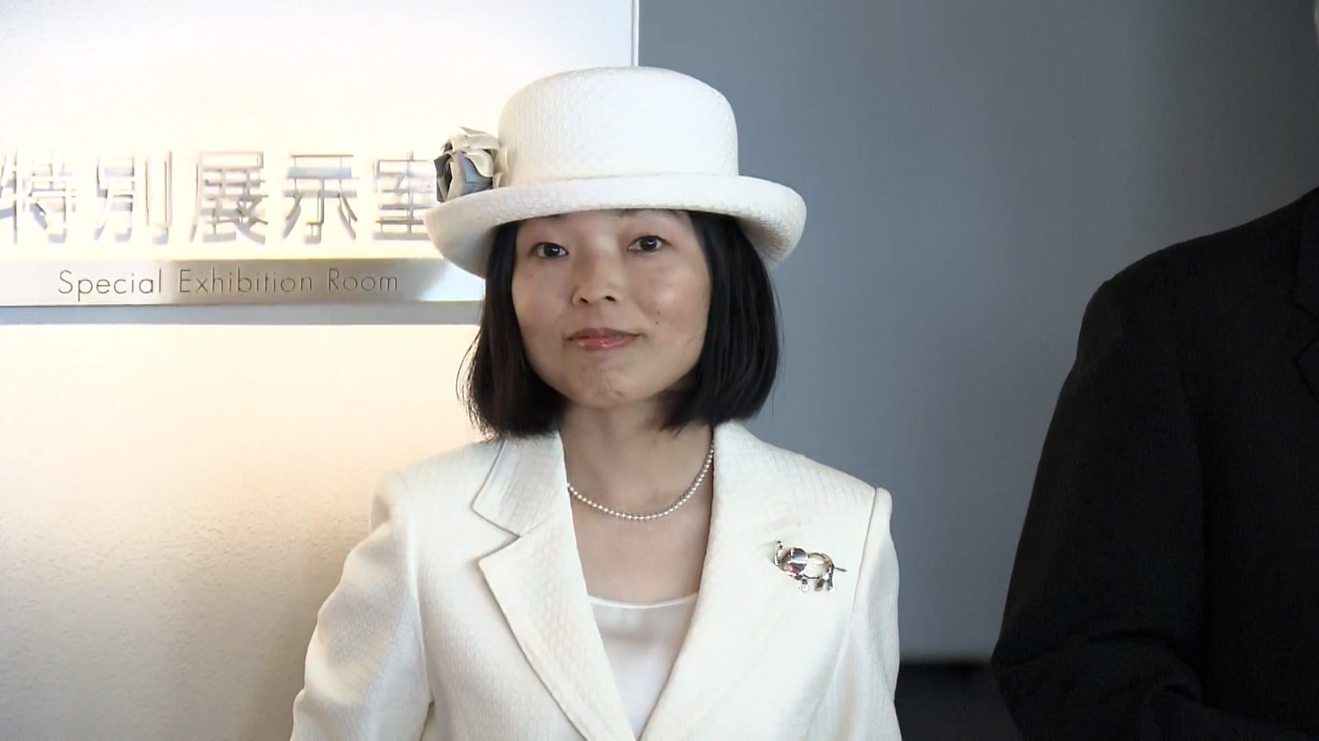 佳子さま　学習院 雅子さまと紀子さま】シルエットに違いが！卒業式ファッションのポイントとは – STORY [ストーリィ] オフィシャルサイト