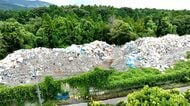 【独自】茨城県が3億円かけ石岡市の“不法投棄マウンテン” 約1万2000立方メートル撤去へ…「笠間市民に意味ない費用」血税投入に喜びと不満