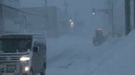 雪の中でふんどし姿の男性ら「奇祭大俵引き」“白”勝って今年は豊作?北日本大荒れ「暴風雪警報」自動ドア凍結も「玄関開けて絶望」