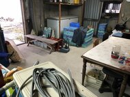 「ガタガタ」と倉庫から不審な音…電気つけると体長約2mの