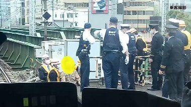 線路立ち入り泥酔男「彼女と別れ自暴自棄に…」 通勤ラッシュの山手線が一時運転見合わせ