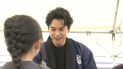 松本潤さん 「浜松まつり」騎馬武者行列へ　参加者に特製弁当を“差し入れ”