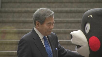 「くまモンの上司」熊本県の蒲島知事の最後の一日　4期16年は「私の最高の時間」くまモンは知事との別れ惜しむ