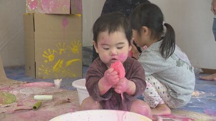 絵の具まみれに泥まみれでも気にしない！”教えない・止めさせない”造形遊びで豊かな感性養う教室【石川発】