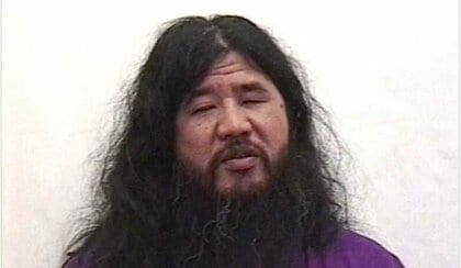 上九一色村の教団施設隠し部屋に身を隠していた