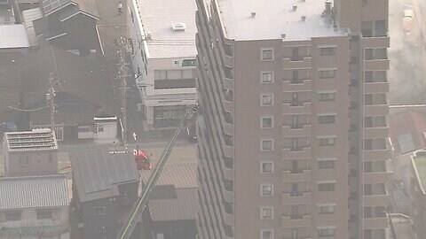 【速報】三重・川越町のマンションで火事 15階建ての8階の部屋が燃え黒煙も 50代男性1人搬送も意識あり