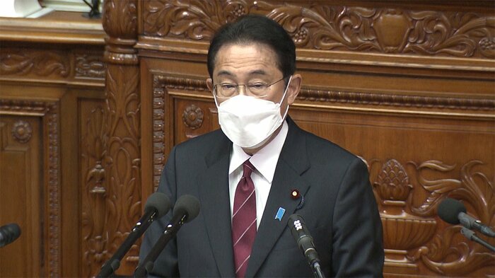 岸田首相は所信表明演説で、接種基幹「前倒し」を表明した(12月6日)
