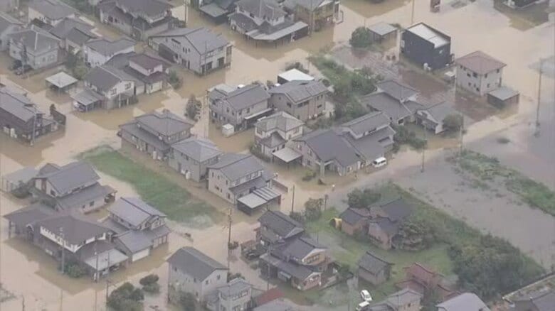 【大雨被害】富山・氷見市で100人が孤立、土砂崩れ133件…富山県内の住宅被害は少なくとも326件に｜FNNプライムオンライン