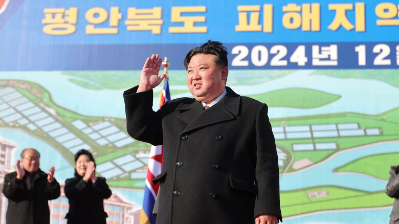 大規模洪水の被災者住宅の竣工式に金正恩総書記が出席　北朝鮮による“自力での復旧達成”を強調｜FNNプライムオンライン