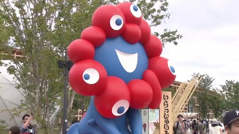 万博会場にあったミャクミャク像