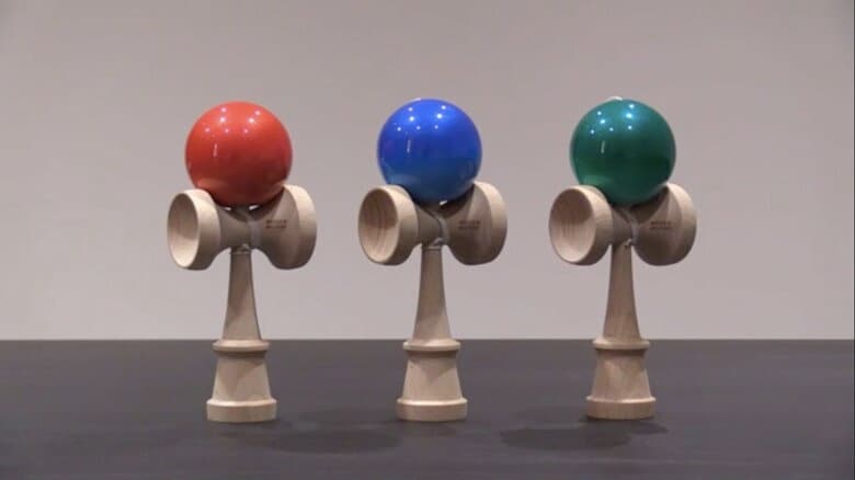 「けん玉」は廿日市市の木工技術が生み出した伝統的おもちゃ