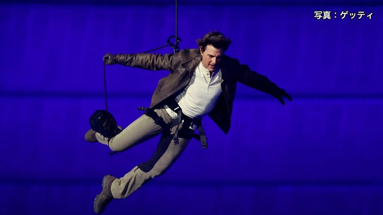 ワイヤーアクションを披露したトム・クルーズさん