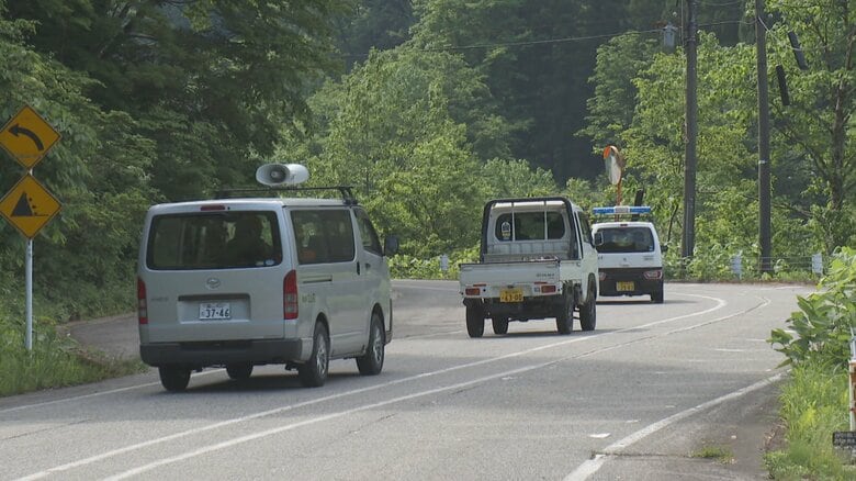 パトロールへと向かう立山町職員ら（19日朝）