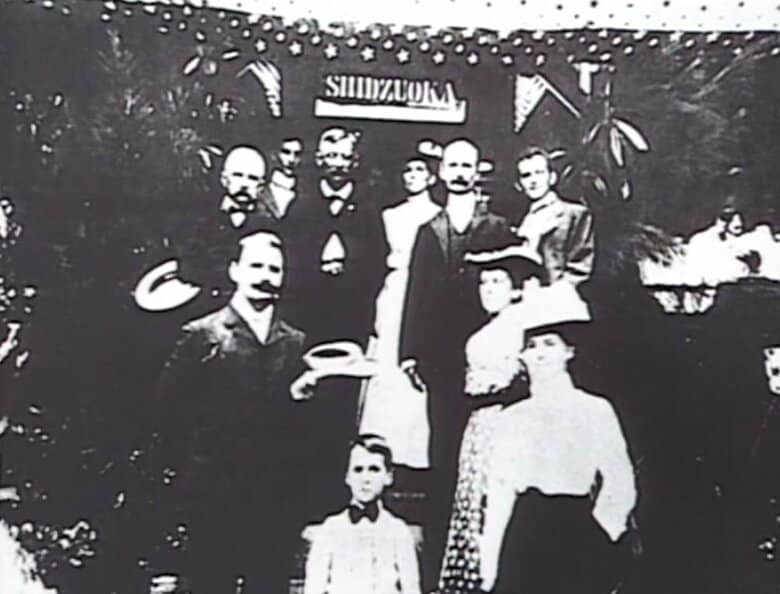 クラーク邸には「SHIZUOKA」の文字が飾られている