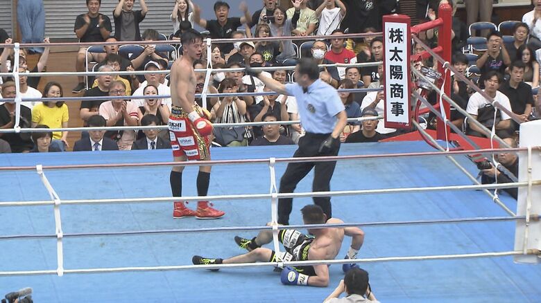 挑戦者がダウン