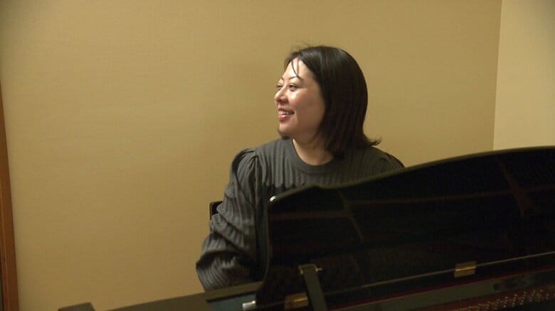 鈴木さんは「素直で頑張り屋」と語る指導者の聖園学園短大・櫻庭優佳さん