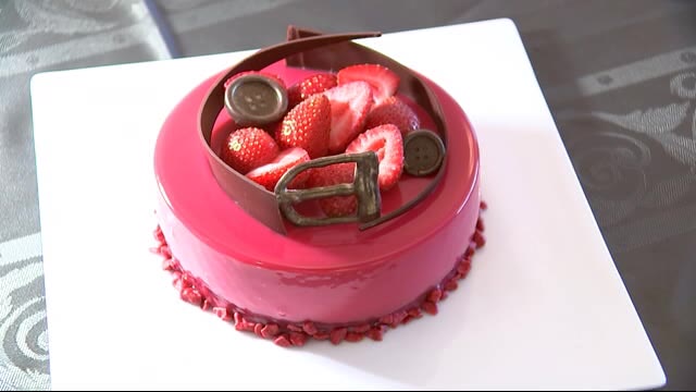 一足早いクリスマスケーキ発表会 「巣ごもり需要」見込み<岩手・盛岡市>