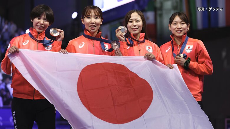 左から宮脇選手、上野選手、菊池選手、東選手