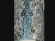 祠の金網破られ…山頂に安置されていた「聖観音立像」1体が盗難被害 高さ112cmで1675年に作られたとされる