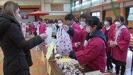 小学生が商品仕入れ和菓子を販売、ポップやCMも手作り…3年ぶり開催の特別授業に密着【熊本発】