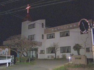 教会の花壇から出火…近くの住民らが消し止める 5km先でも不審火 連続放火の可能性も