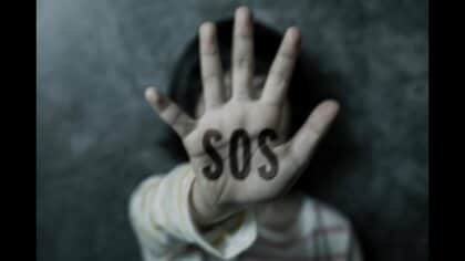 虐待死した65人の子どもたち　孤独、引っ越し、予期せぬ妊娠が背景に