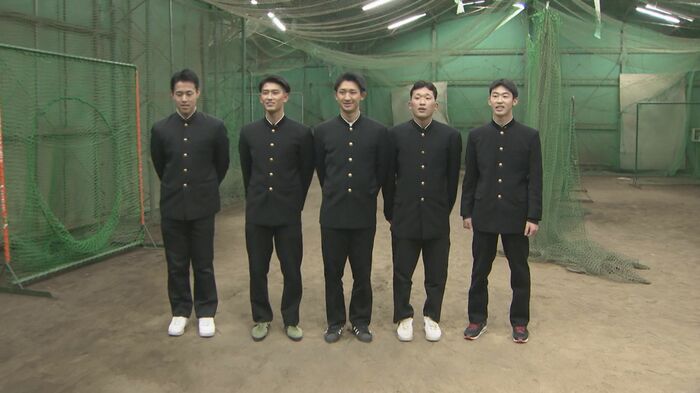 インタビューに答える5人