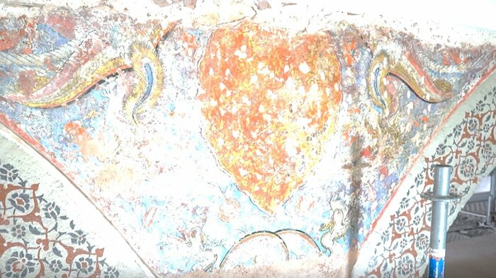 発見された推定500年前の壁画