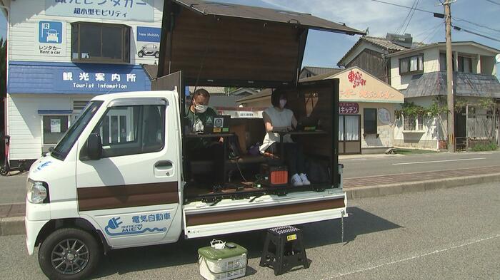 軽トラの荷台がオフィスに