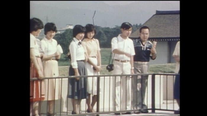 昭和54(1979)年9月　大学の夏季研修旅行で平城宮跡を見学された皇太子さま（奈良県）