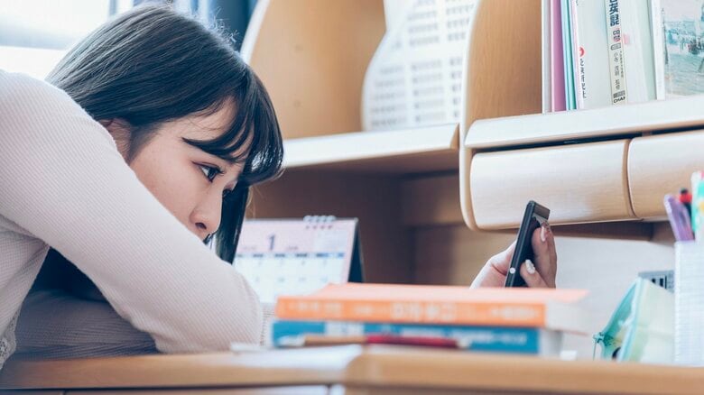 “隠れADHD” は意外と多い？落ち着きはあるけど集中力が続かない、放置するとうつ病も…女子高生が経験した苦悩と現在地｜FNNプライムオンライン
