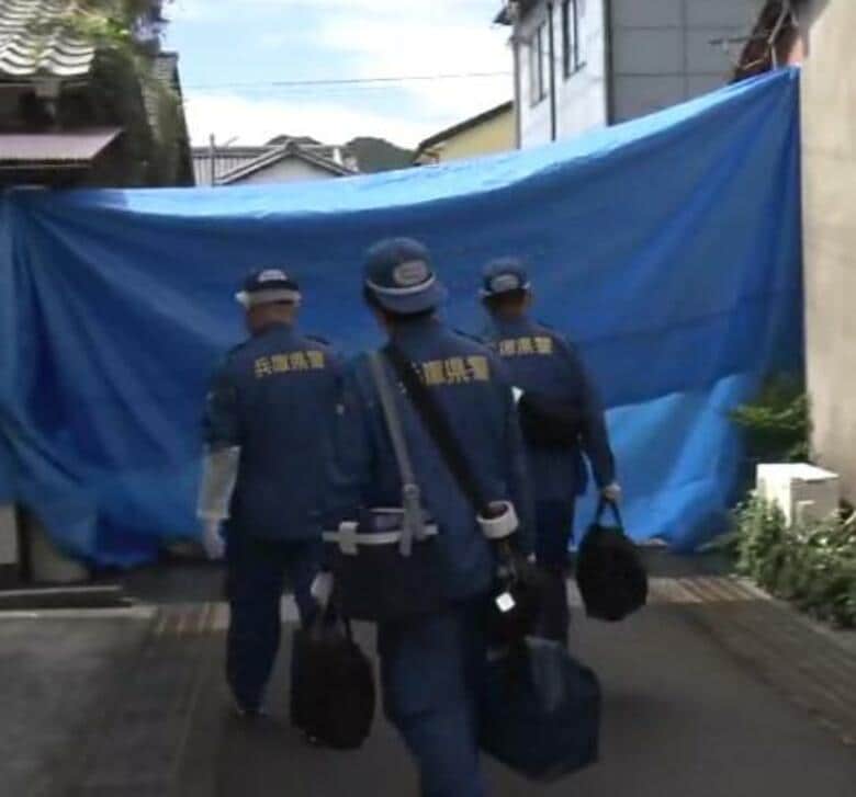 住宅に別の出入り口なく“玄関から犯行か”　74歳母と52歳娘の親子刺殺事件　母親は玄関付近で娘は廊下で死亡　背中に傷なく正面から襲われた可能性　兵庫・たつの市｜FNNプライムオンライン