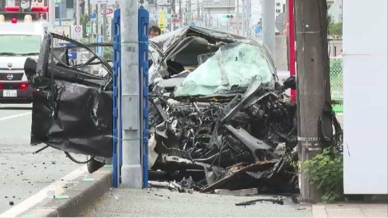 【続報】直前までパトカーの追跡受ける…右折禁止の場所で右折し逃走　普通乗用車とトラックの衝突事故　1人が意識不明　福岡・久留米市｜FNNプライムオンライン